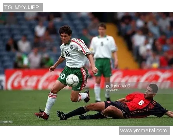 足球球星新疆起源与成长之路揭秘探索他们的家乡文化与足球梦想 足球球星新疆起源与成长之路揭秘探索他们的家乡文化与足球梦想