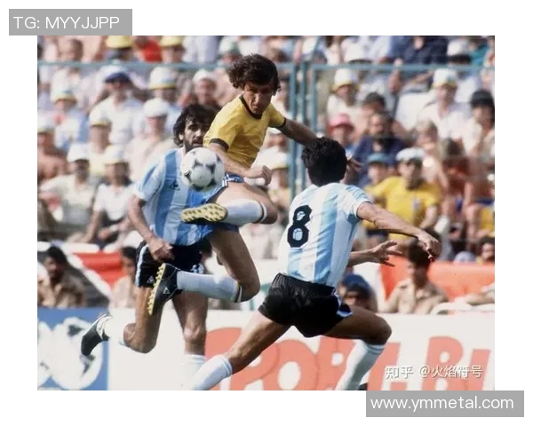 西方足球巨星的传奇故事与成长轨迹解析 西方足球巨星的传奇故事与成长轨迹解析